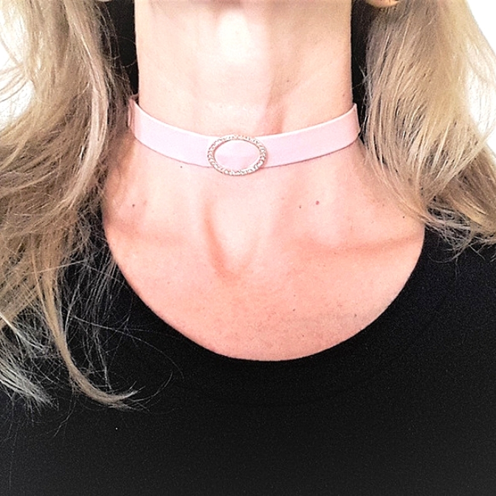 Pink Leatherette Crystal‎ Circle Pendent Choker Necklace - One Size Fits Most